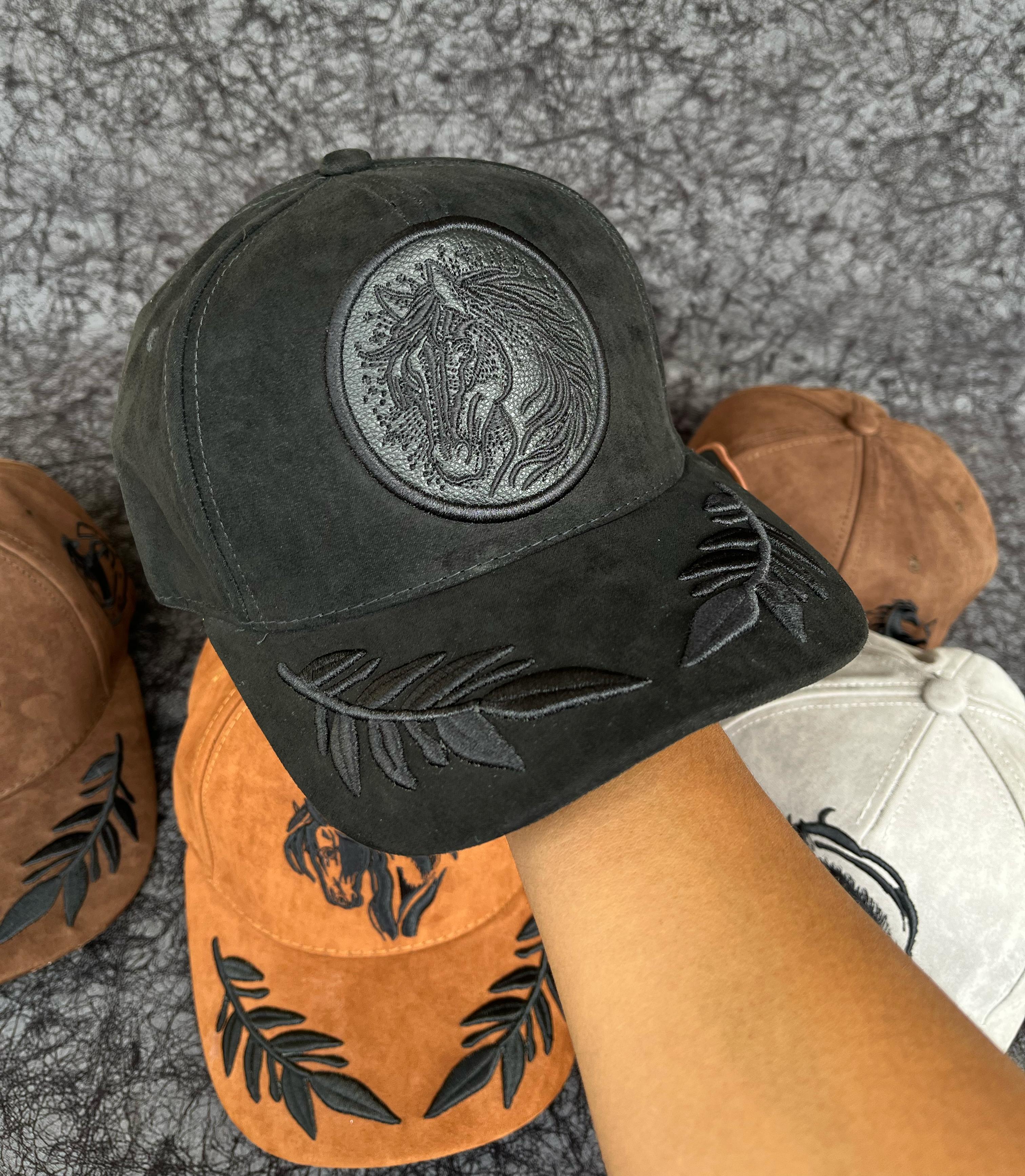 Miniatura 17 de Gorras Equinas Coleccion 31-03